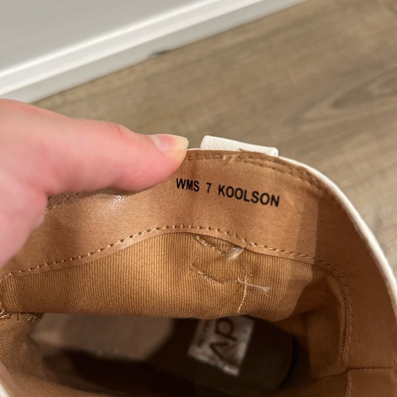 White cowboy boots - Picture 3 of 4